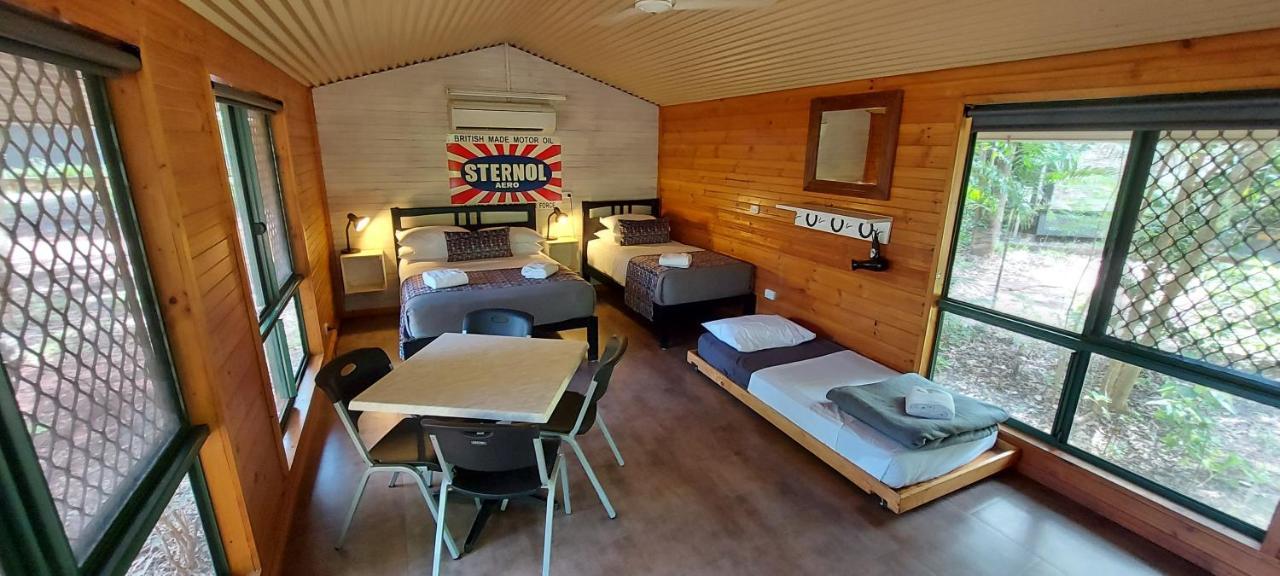 Litchfield Tourist Park Hotel Batchelor Bagian luar foto