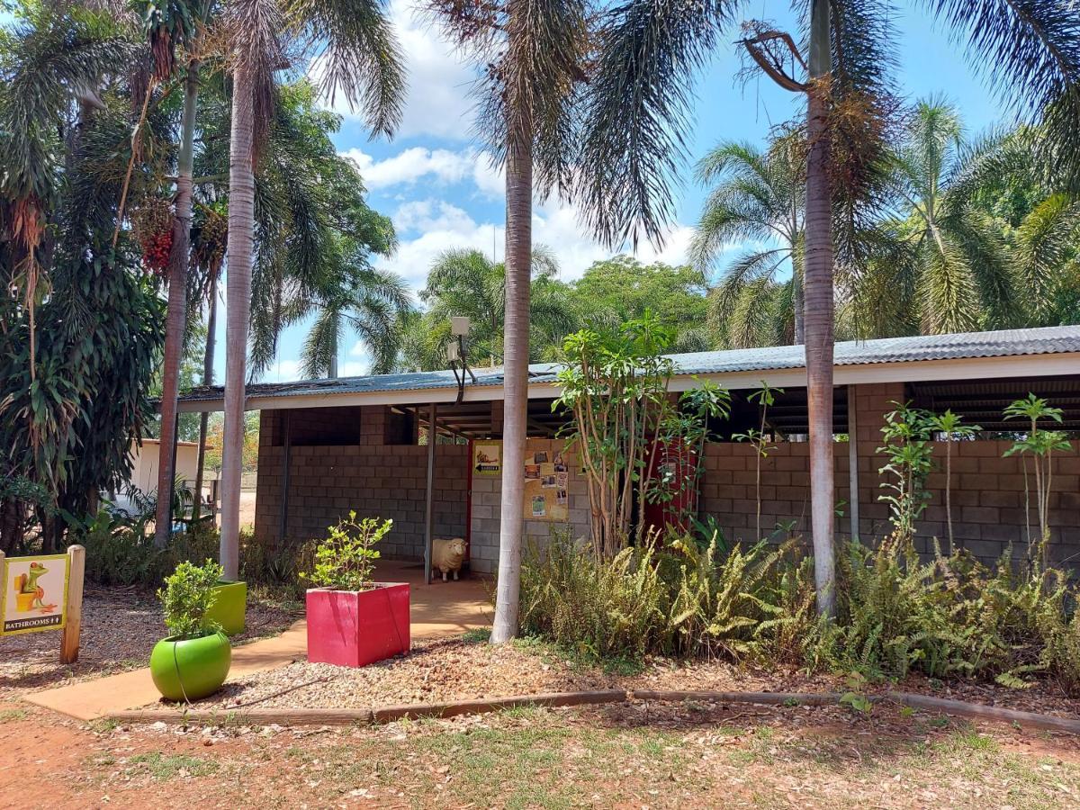 Litchfield Tourist Park Hotel Batchelor Bagian luar foto
