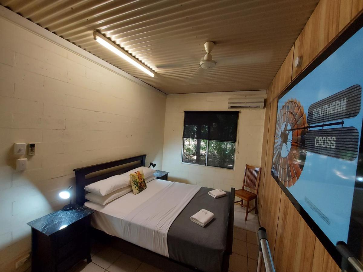 Litchfield Tourist Park Hotel Batchelor Bagian luar foto