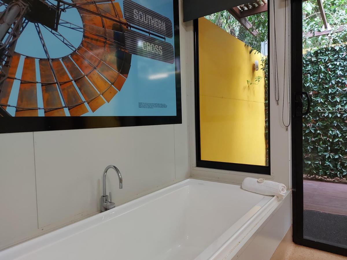 Litchfield Tourist Park Hotel Batchelor Bagian luar foto
