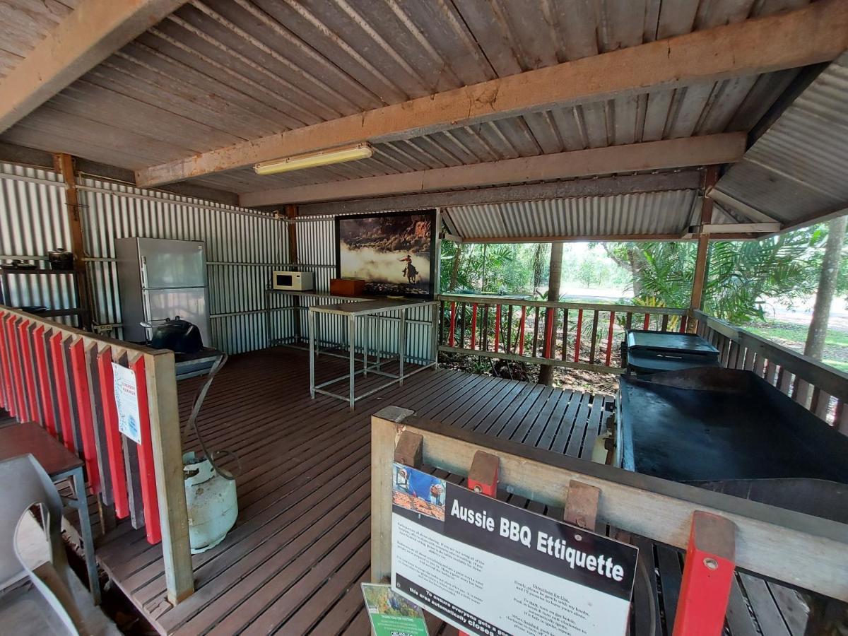 Litchfield Tourist Park Hotel Batchelor Bagian luar foto