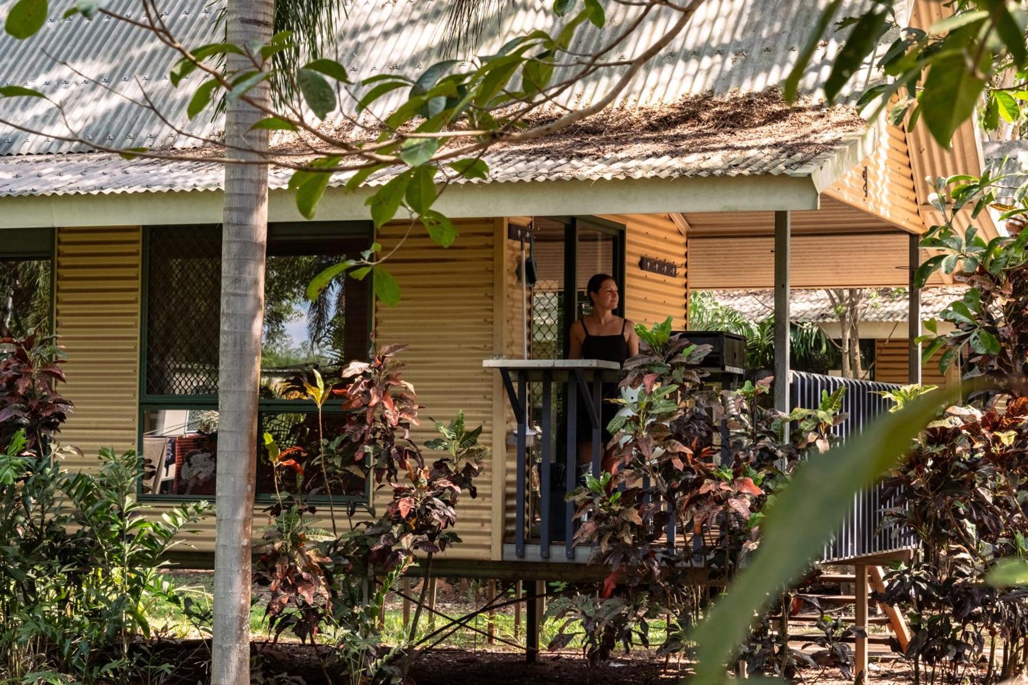 Litchfield Tourist Park Hotel Batchelor Bagian luar foto