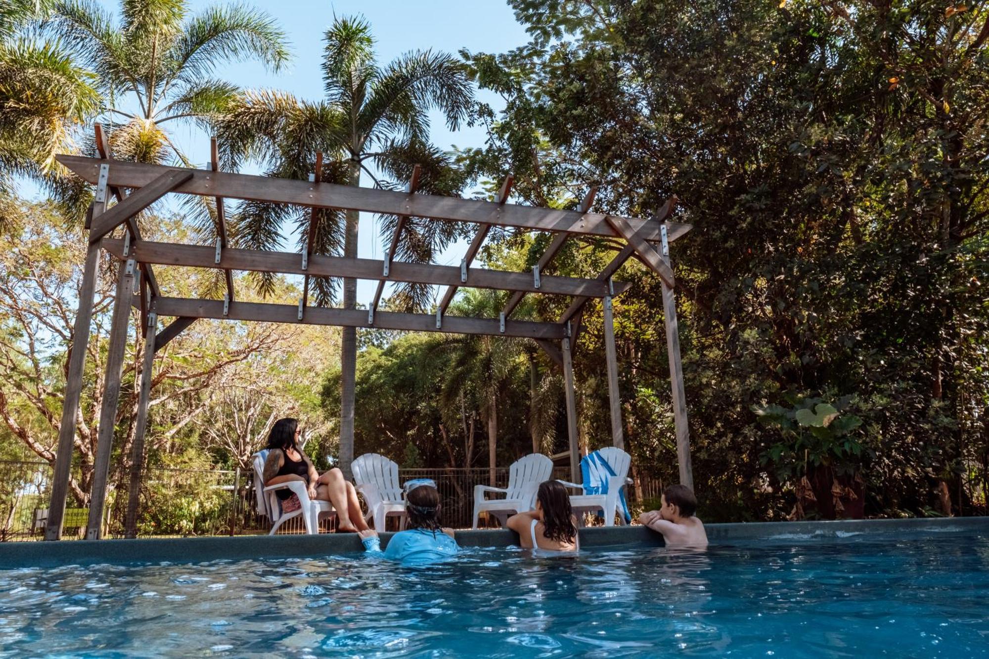 Litchfield Tourist Park Hotel Batchelor Bagian luar foto